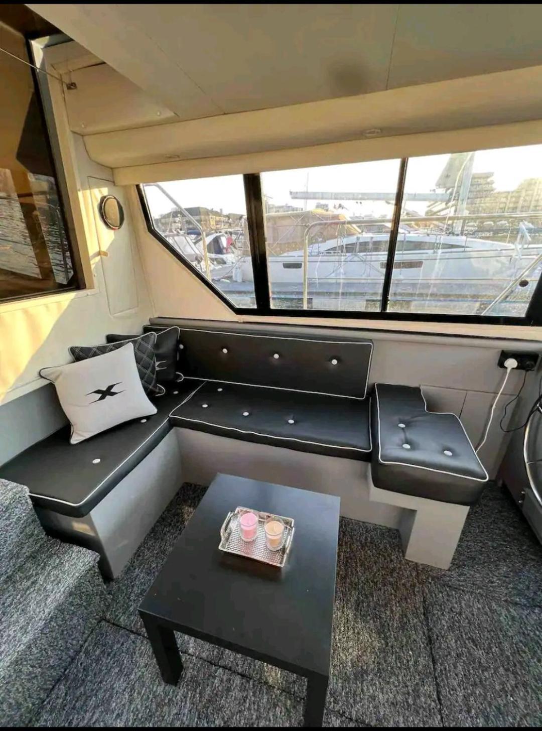 Yacht "X" - 44 Foot Modern Yacht On 5 Star Ocean Village Marina - Minutes Away From City Centre And Cruise Terminals, Free Parking ,Spa Package Available! Southampton Exterior foto